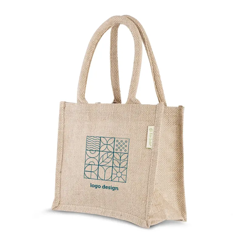 Kleine Jutetasche mit langen Henkeln als Geschenkverpackung